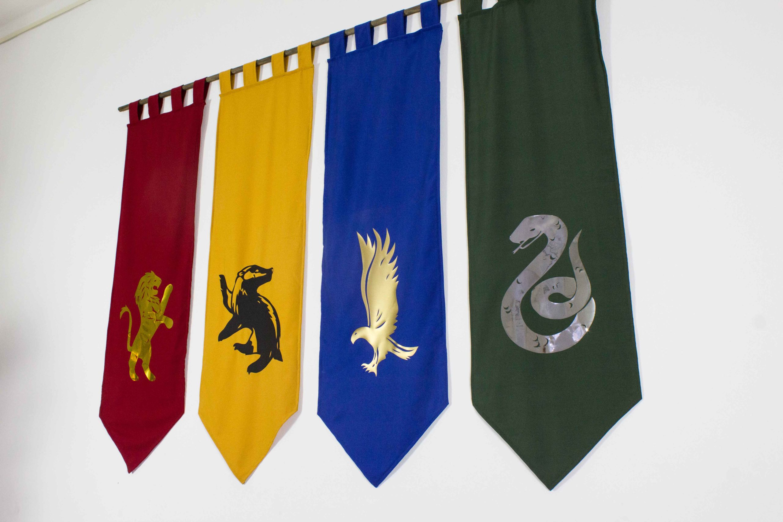 Гарри Поттер факультеты Хогвартса столовая флаги